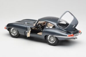 Jaguar E-Type Szary Bburago 1:18 30018 Metal — zdjęcie 5 z 8