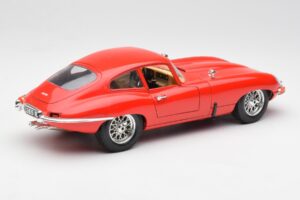 Jaguar E-Type Czerwony Bburago 1:18 3018 Metal — zdjęcie 3 z 8