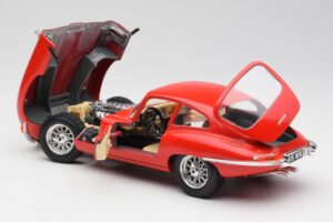 Jaguar E-Type Czerwony Bburago 1:18 3018 Metal — zdjęcie 5 z 8