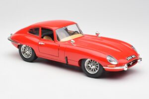 Jaguar E-Type Czerwony Bburago 1:18 3018 Metal — zdjęcie 6 z 8
