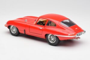 Jaguar E-Type Czerwony Bburago 1:18 3018 Metal — zdjęcie 7 z 8