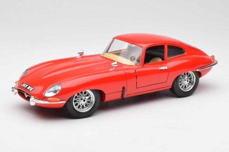 Jaguar E-Type Czerwony Bburago 1:18 3018 Metal
