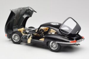 Jaguar E-Type Series 1 #1 British Racing Green Bburago 1:18 3018-M3 Metal — zdjęcie 5 z 8