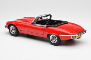 Jaguar E-Type Roadster Series III V12 Czerwony AUTOart 1:18 73523 Metal — zdjęcie 7 z 8