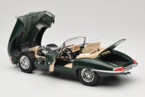 Jaguar E-Type Series 1 Roadster Zielony Bburago 1:18 3016-M1 Metal — zdjęcie 5 z 8