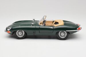 Jaguar E-Type Series 1 Roadster Zielony Bburago 1:18 3018-M5 Metal — zdjęcie 4 z 8