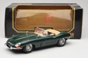 Jaguar E-Type Series 1 Roadster Zielony Bburago 1:18 3018-M5 Metal — zdjęcie 8 z 8