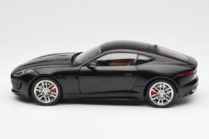 Jaguar F-Type R X152 Matowy Czarny AUTOart 1:18 73652 Kompozyt — zdjęcie 4 z 8