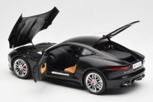 Jaguar F-Type R X152 Matowy Czarny AUTOart 1:18 73652 Kompozyt — zdjęcie 5 z 8