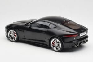 Jaguar F-Type R X152 Matowy Czarny AUTOart 1:18 73652 Kompozyt — zdjęcie 7 z 8