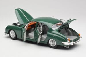 Jaguar Mark II British Racing Zielony & Niebieski Wnętrze Maisto 1:18 59001 Metal — zdjęcie 5 z 8