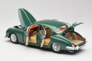 Jaguar Mk II British Racing Zielony Maisto 1:18 50287 Metal — zdjęcie 5 z 8