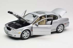 Jaguar X-Type Srebrny Maisto 1:18 7271328 Metal — zdjęcie 2 z 8