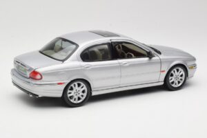 Jaguar X-Type Srebrny Maisto 1:18 7271328 Metal — zdjęcie 3 z 8