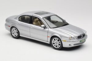 Jaguar X-Type Srebrny Maisto 1:18 7271328 Metal — zdjęcie 6 z 8