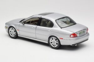 Jaguar X-Type Srebrny Maisto 1:18 7271328 Metal — zdjęcie 7 z 8