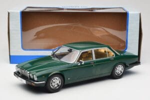 Jaguar XJ Series III Ciemnozielony MCG 1:18 MCG18175 Metal — zdjęcie 6 z 6