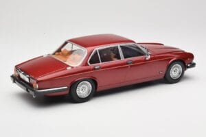 Jaguar XJ Series III Metallic Dark Red MCG 1:18 MCG18176 Metal — zdjęcie 2 z 6