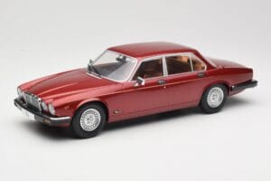 Jaguar XJ Series III Metallic Dark Red MCG 1:18 MCG18176 Metal