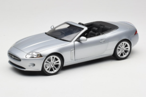 Jaguar XK X150 Kabriolet Srebrny Minichamps 1:18 153130533 Metal