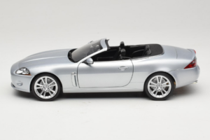 Jaguar XK X150 Kabriolet Srebrny Minichamps 1:18 150130531 Metal — zdjęcie 4 z 8