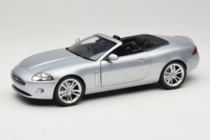 Jaguar XK X150 Kabriolet Srebrny Minichamps 1:18 150130531 Metal