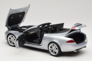 Jaguar XK X150 Kabriolet Srebrny Minichamps 1:18 150130531 Metal — zdjęcie 5 z 8