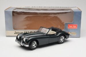Jaguar XK140 Drophead Coupe Czarny Sun Star 1:18 2802 Metal — zdjęcie 8 z 8