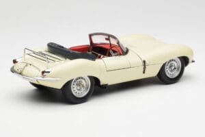 Jaguar XKSS Kremowy AUTOart 1:18 73512 Metal — zdjęcie 3 z 8