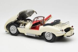 Jaguar XKSS Kremowy AUTOart 1:18 73512 Metal — zdjęcie 5 z 8
