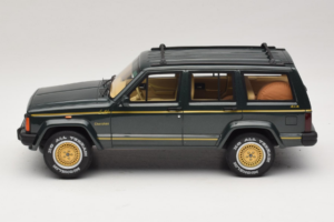 Jeep Cherokee XJ Limited Dark Hunter Green Otto 1:18 OT1340 Żywica — zdjęcie 3 z 6