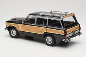 Jeep Grand Wagoneer Czarny KK-Scale 1:18 KKDC181113 Metal — zdjęcie 5 z 6