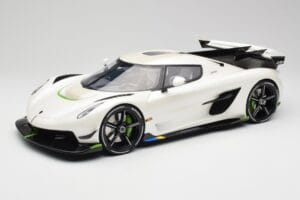 Koenigsegg Jesko Attack Crystal White Pearl GT Spirit 1:12 GT501 Żywica