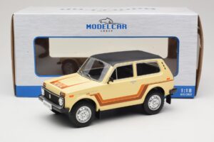 Lada Niva 2121 California Beige MCG 1:18 MCG18004 Metal — zdjęcie 6 z 6