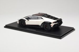 Lamborghini Huracan Sterrato No. 63 Biały TopSpeed 1:18 TS0610 Żywica — zdjęcie 5 z 6