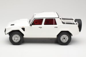 Lamborghini LM002 Biały Kyosho 1:18 GTS18508W Żywica — zdjęcie 3 z 6