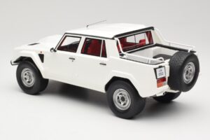 Lamborghini LM002 Biały Kyosho 1:18 GTS18508W Żywica — zdjęcie 5 z 6