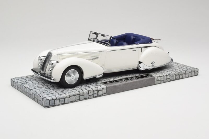 Lancia Astura Tipo 233 Corto Biały Minichamps 1:18 107125330 Żywica