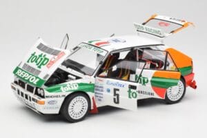 Lancia Delta HF Integrale Evo II Totip #5 A. Aghini / S. Farnocchia Rally Monte Carlo 1993 Kyosho 1:18 08348F Metal — zdjęcie 2 z 8