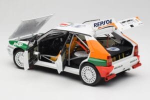 Lancia Delta HF Integrale Evo II Totip #5 A. Aghini / S. Farnocchia Rally Monte Carlo 1993 Kyosho 1:18 08348F Metal — zdjęcie 5 z 8