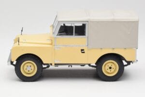 Land Rover 88 Series 1 Hard Top Jasny Beżowy MCG 1:18 MCG18368 Metal — zdjęcie 5 z 6
