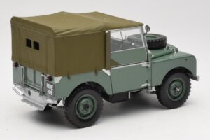 Land Rover 88 Series I Zielony Minichamps 1:18 150168900 Metal — zdjęcie 3 z 8