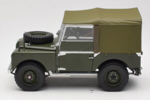 Land Rover 88 Series I Matt Green Minichamps 1:18 150168909 Metal — zdjęcie 4 z 8
