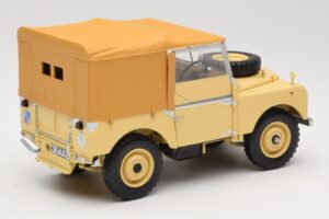 Land Rover 88 Series I RAF Beige Minichamps 1:18 150168911 Metal — zdjęcie 3 z 8