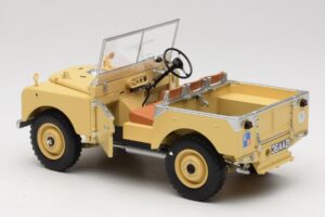 Land Rover 88 Series I RAF Beige Minichamps 1:18 150168911 Metal — zdjęcie 5 z 8