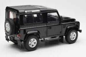 Land Rover Defender 90 Santorini Czarny Metalik Kyosho 1:18 08901BK Metal — zdjęcie 3 z 8