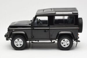 Land Rover Defender 90 Santorini Czarny Metalik Kyosho 1:18 08901BK Metal — zdjęcie 4 z 8