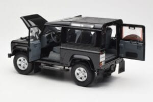 Land Rover Defender 90 Santorini Czarny Metalik Kyosho 1:18 08901BK Metal — zdjęcie 5 z 8