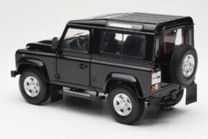 Land Rover Defender 90 Santorini Czarny Metalik Kyosho 1:18 08901BK Metal — zdjęcie 7 z 8