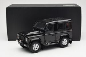Land Rover Defender 90 Santorini Czarny Metalik Kyosho 1:18 08901BK Metal — zdjęcie 8 z 8